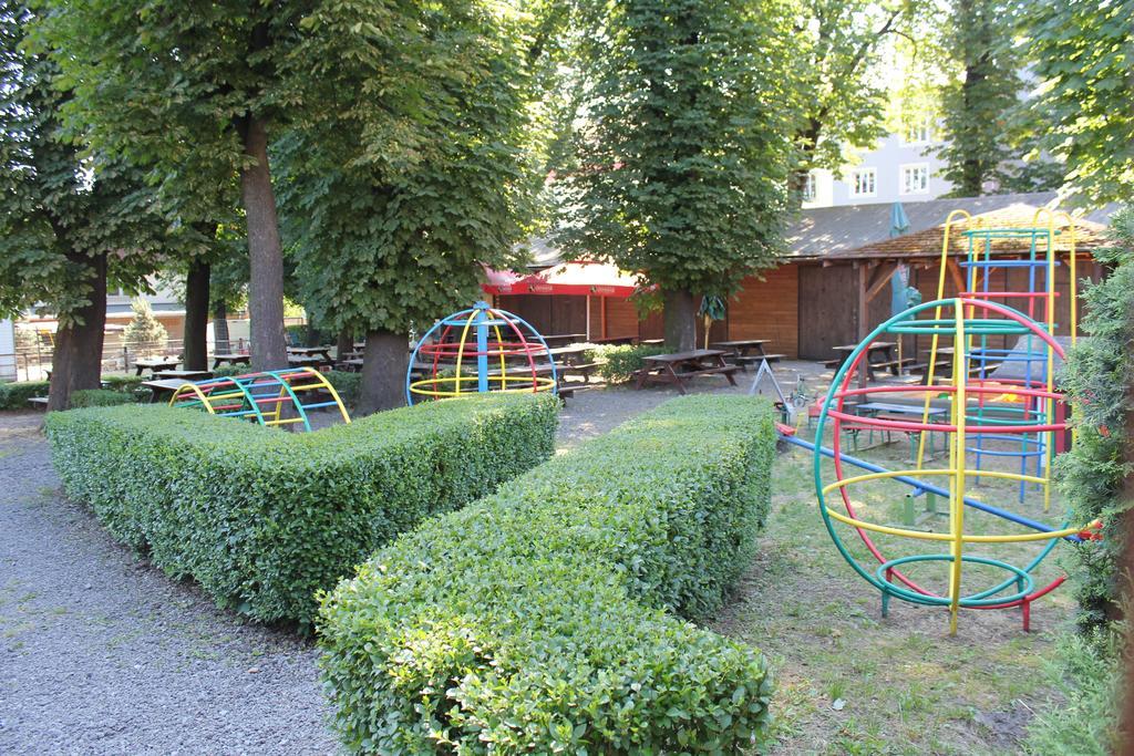 Hotel Corrado Острава Екстер'єр фото